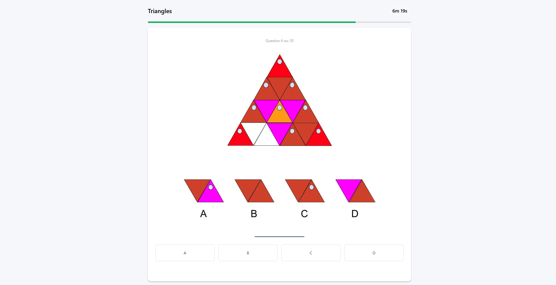 Question 6 sur 20 : figure de triangles rouges, brique et magenta à pastilles, deux cases blanches à compléter parmi quatre propositions