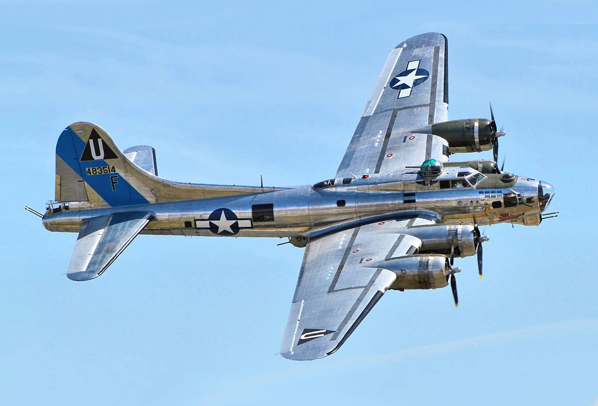 Bombardier Boeing B-17 Flying Fortress en vol